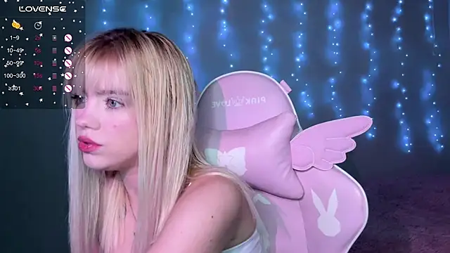 myprettylola online show from 11/25/25, 06:52