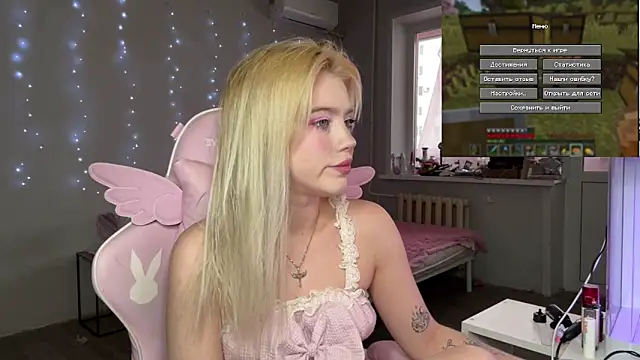 myprettylola online show from 02/25/26, 01:33