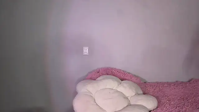 myprettylola online show from 10/25/25, 06:41