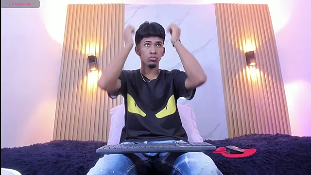 Ethan thouse online show from 10/11/25, 03:07