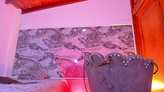 Ethan thouse online show from 12/17/25, 08:14