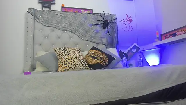 ChocoBunny1 online show from 10/22/25, 03:28