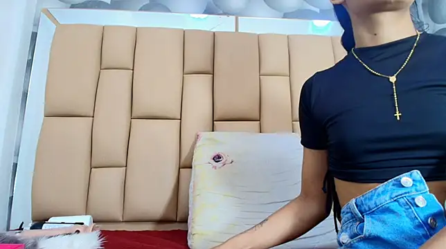 hannah teehn online show from 12/16/25, 07:07