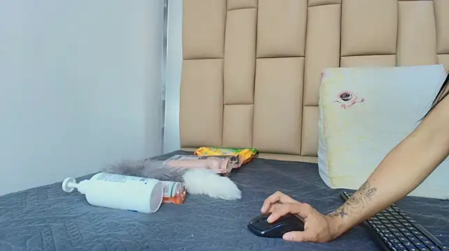 hannah teehn online show from 11/20/25, 07:03