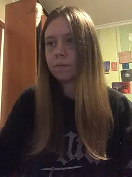 LunaVirelle online show from 10/31/25, 03:30