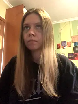 LunaVirelle online show from 11/07/25, 12:21