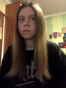 LunaVirelle online show from 11/17/25, 09:30