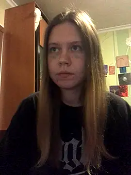 Snapshot of LunaVirelle chatting on 10/18/25, 10:01 LunaVirelle online show from 10/18/25, 10:01