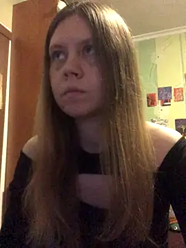 LunaVirelle online show from 11/23/25, 04:50