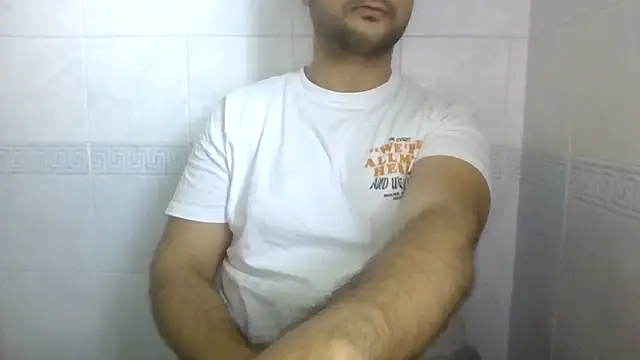 Snapshot of sci69 chatting on 05/15/26, 03:32 sci69 online show from 05/15/26, 03:32
