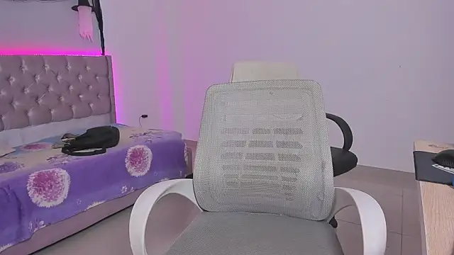 beiby glow online show from 11/02/25, 04:23