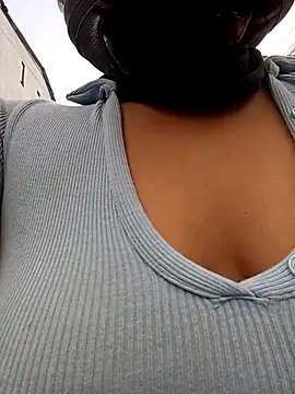 Scarlet Aura online show from 11/21/25, 08:52