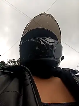 Scarlet Aura online show from 11/29/25, 08:31