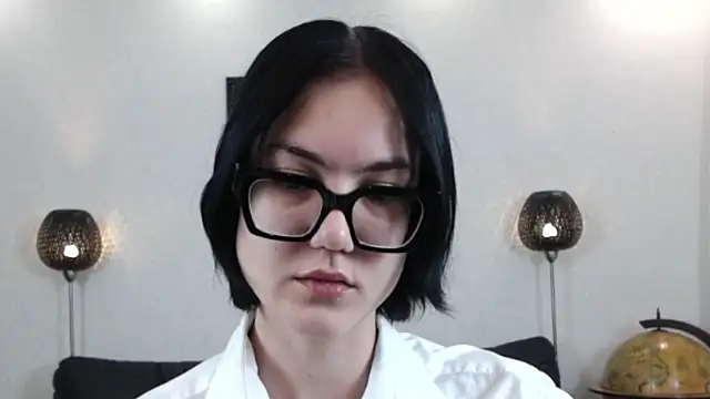 Marie Fitch online show from 11/20/25, 03:51