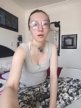 Lucy colee online show from 12/05/25, 02:15