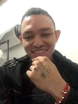 Snapshot of BigMontainsRock chatting on 11/29/25, 04:34 BigMontainsRock online show from 11/29/25, 04:34