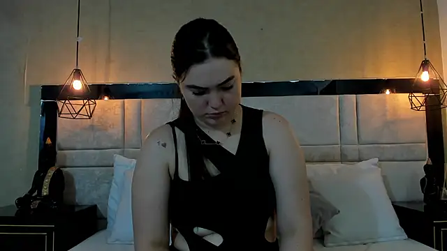 Snapshot of RousseWalker chatting on 11/06/25, 12:20 RousseWalker online show from 11/06/25, 12:20