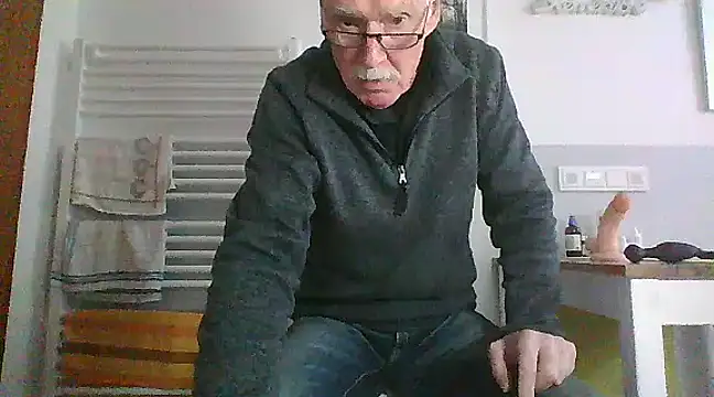 Snapshot of super-snoopy chatting on 01/12/25, 09:40 super-snoopy online show from 01/12/25, 09:40