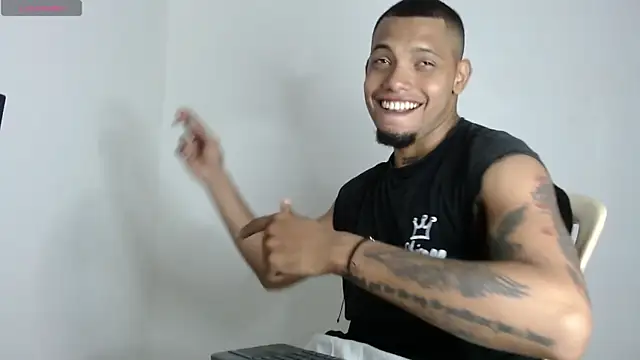 Snapshot of drako_monster chatting on 10/25/25, 11:49 drako monster online show from 10/25/25, 11:49