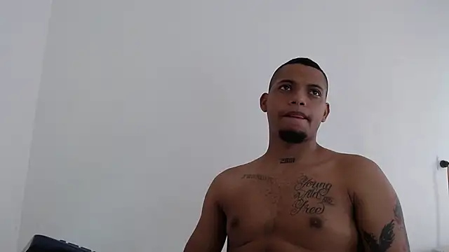 Snapshot of drako_monster chatting on 11/15/25, 05:06 drako monster online show from 11/15/25, 05:06