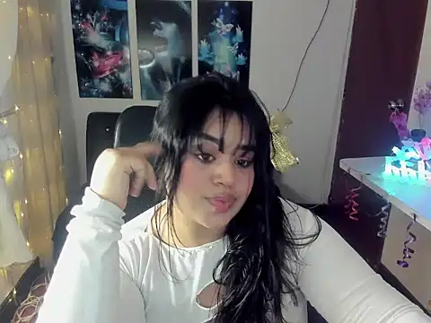 oliviia cute online show from 11/14/25, 05:44