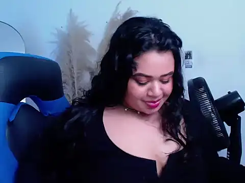 oliviia cute online show from 11/08/25, 11:19