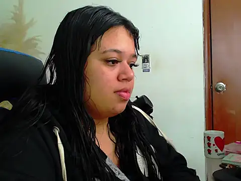 oliviia cute online show from 10/30/25, 04:33