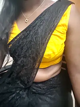 Snapshot of Tamilmallu-duskygirl03 chatting on 04/29/26, 06:50 Tamilmallu-duskygirl03 online show from 04/29/26, 06:50
