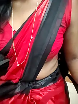 Snapshot of Tamilmallu-duskygirl03 chatting on 03/16/26, 05:15 Tamilmallu-duskygirl03 online show from 03/16/26, 05:15