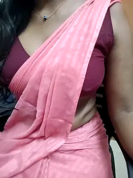 Snapshot of Tamilmallu-duskygirl03 chatting on 06/02/26, 05:40 Tamilmallu-duskygirl03 online show from 06/02/26, 05:40