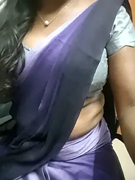 Snapshot of Tamilmallu-duskygirl03 chatting on 05/25/26, 07:12 Tamilmallu-duskygirl03 online show from 05/25/26, 07:12