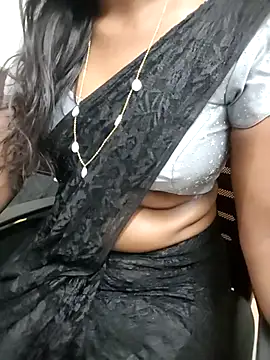 Snapshot of Tamilmallu-duskygirl03 chatting on 04/10/26, 05:03 Tamilmallu-duskygirl03 online show from 04/10/26, 05:03