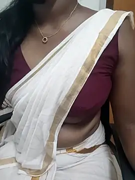 Snapshot of Tamilmallu-duskygirl03 chatting on 05/17/26, 05:07 Tamilmallu-duskygirl03 online show from 05/17/26, 05:07