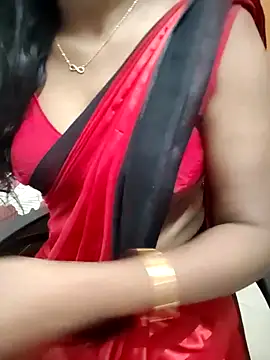 Snapshot of Tamilmallu-duskygirl03 chatting on 06/20/26, 05:12 Tamilmallu-duskygirl03 online show from 06/20/26, 05:12