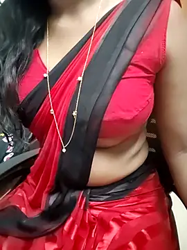 Snapshot of Tamilmallu-duskygirl03 chatting on 06/29/26, 07:26 Tamilmallu-duskygirl03 online show from 06/29/26, 07:26