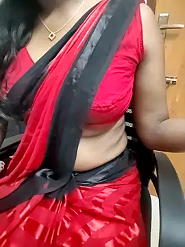 Snapshot of Tamilmallu-duskygirl03 chatting on 04/06/26, 06:03 Tamilmallu-duskygirl03 online show from 04/06/26, 06:03
