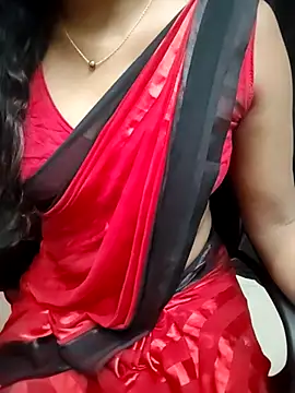 Snapshot of Tamilmallu-duskygirl03 chatting on 07/16/26, 05:15 Tamilmallu-duskygirl03 online show from 07/16/26, 05:15