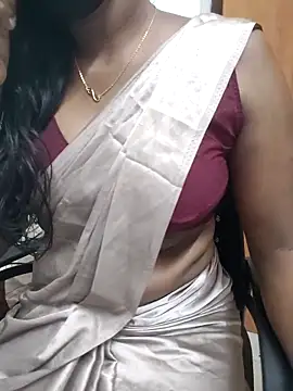 Snapshot of Tamilmallu-duskygirl03 chatting on 05/06/26, 05:44 Tamilmallu-duskygirl03 online show from 05/06/26, 05:44