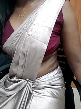 Snapshot of Tamilmallu-duskygirl03 chatting on 04/07/26, 08:49 Tamilmallu-duskygirl03 online show from 04/07/26, 08:49