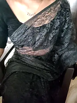 Tamilmallu-duskygirl03 online show from 11/17/25, 06:39