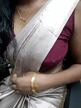 Snapshot of Tamilmallu-duskygirl03 chatting on 03/13/26, 06:02 Tamilmallu-duskygirl03 online show from 03/13/26, 06:02