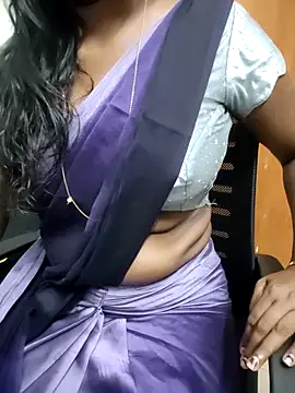 Snapshot of Tamilmallu-duskygirl03 chatting on 04/08/26, 05:25 Tamilmallu-duskygirl03 online show from 04/08/26, 05:25