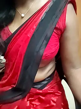 Snapshot of Tamilmallu-duskygirl03 chatting on 05/20/26, 05:04 Tamilmallu-duskygirl03 online show from 05/20/26, 05:04