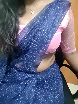 Snapshot of Tamilmallu-duskygirl03 chatting on 03/23/26, 07:19 Tamilmallu-duskygirl03 online show from 03/23/26, 07:19