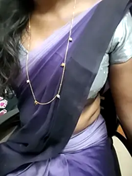 Snapshot of Tamilmallu-duskygirl03 chatting on 06/27/26, 05:35 Tamilmallu-duskygirl03 online show from 06/27/26, 05:35