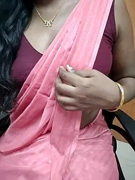 Snapshot of Tamilmallu-duskygirl03 chatting on 07/07/26, 06:47 Tamilmallu-duskygirl03 online show from 07/07/26, 06:47
