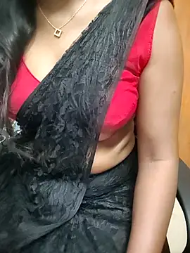 Snapshot of Tamilmallu-duskygirl03 chatting on 07/04/26, 05:47 Tamilmallu-duskygirl03 online show from 07/04/26, 05:47