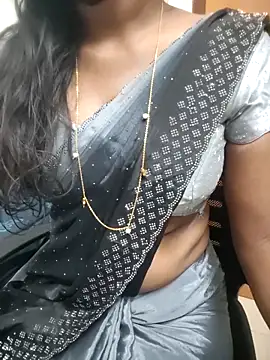 Snapshot of Tamilmallu-duskygirl03 chatting on 05/08/26, 05:11 Tamilmallu-duskygirl03 online show from 05/08/26, 05:11