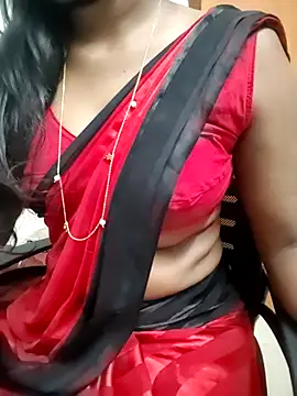 Snapshot of Tamilmallu-duskygirl03 chatting on 06/04/26, 05:34 Tamilmallu-duskygirl03 online show from 06/04/26, 05:34