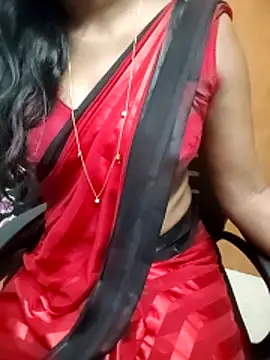 Snapshot of Tamilmallu-duskygirl03 chatting on 06/29/26, 11:43 Tamilmallu-duskygirl03 online show from 06/29/26, 11:43